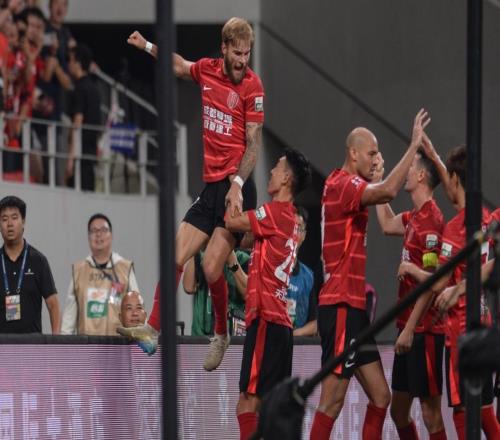 穆斯卡特不敢相信，中超衛(wèi)冕冠軍潰敗：2場(chǎng)不勝，爭(zhēng)冠形勢(shì)惡化