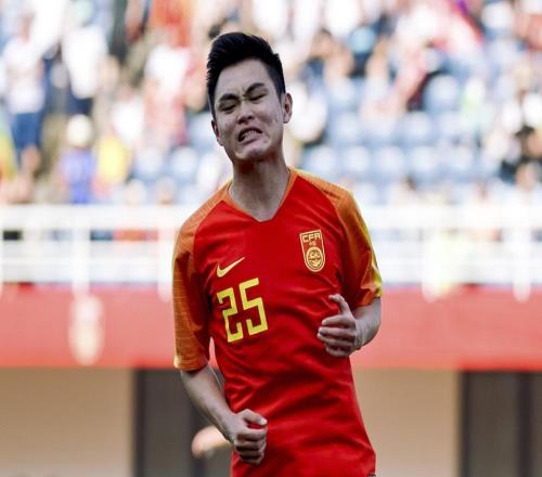 降格28歲國(guó)腳黃紫昌為常州隊(duì)首發(fā)！成首位踢蘇超的現(xiàn)役中超球員