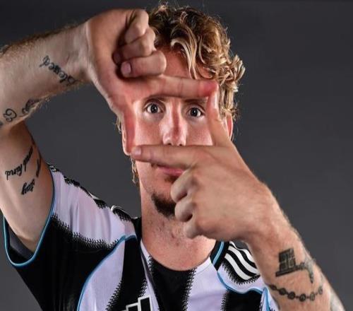 官方：紐卡簽下德國前鋒沃爾特馬德?lián)まD(zhuǎn)會(huì)費(fèi)8500萬歐