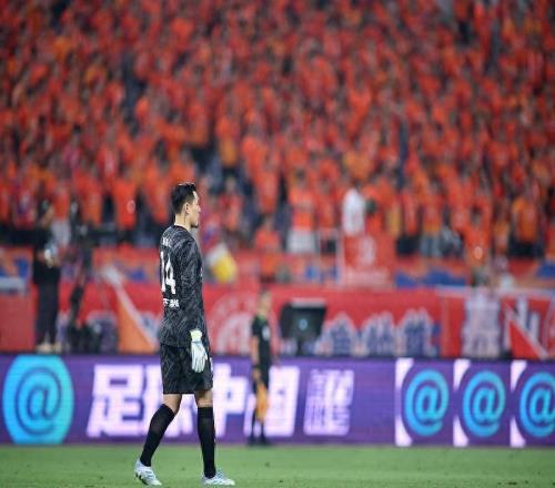 “扔袖標(biāo)”風(fēng)波未停亞足聯(lián)的罰單也來了，山東魯能煩惱一大堆